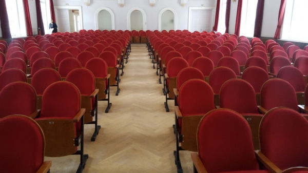 Krēslu iegāde Līgatnes kultūras namam