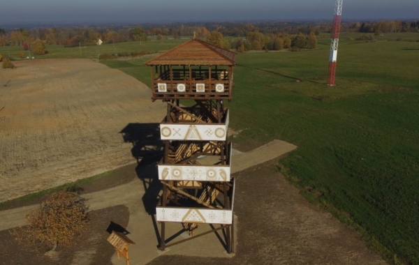 Skatu torņa būvniecība “Viņķu kalnā”